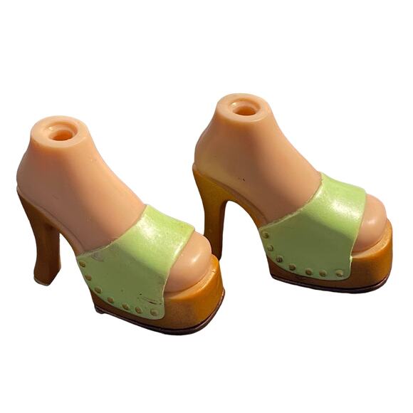 Bratz Footwear Meygan Strut it Lime Green^ Gold  Platform Sandals Shoes - Picture 2 of 4